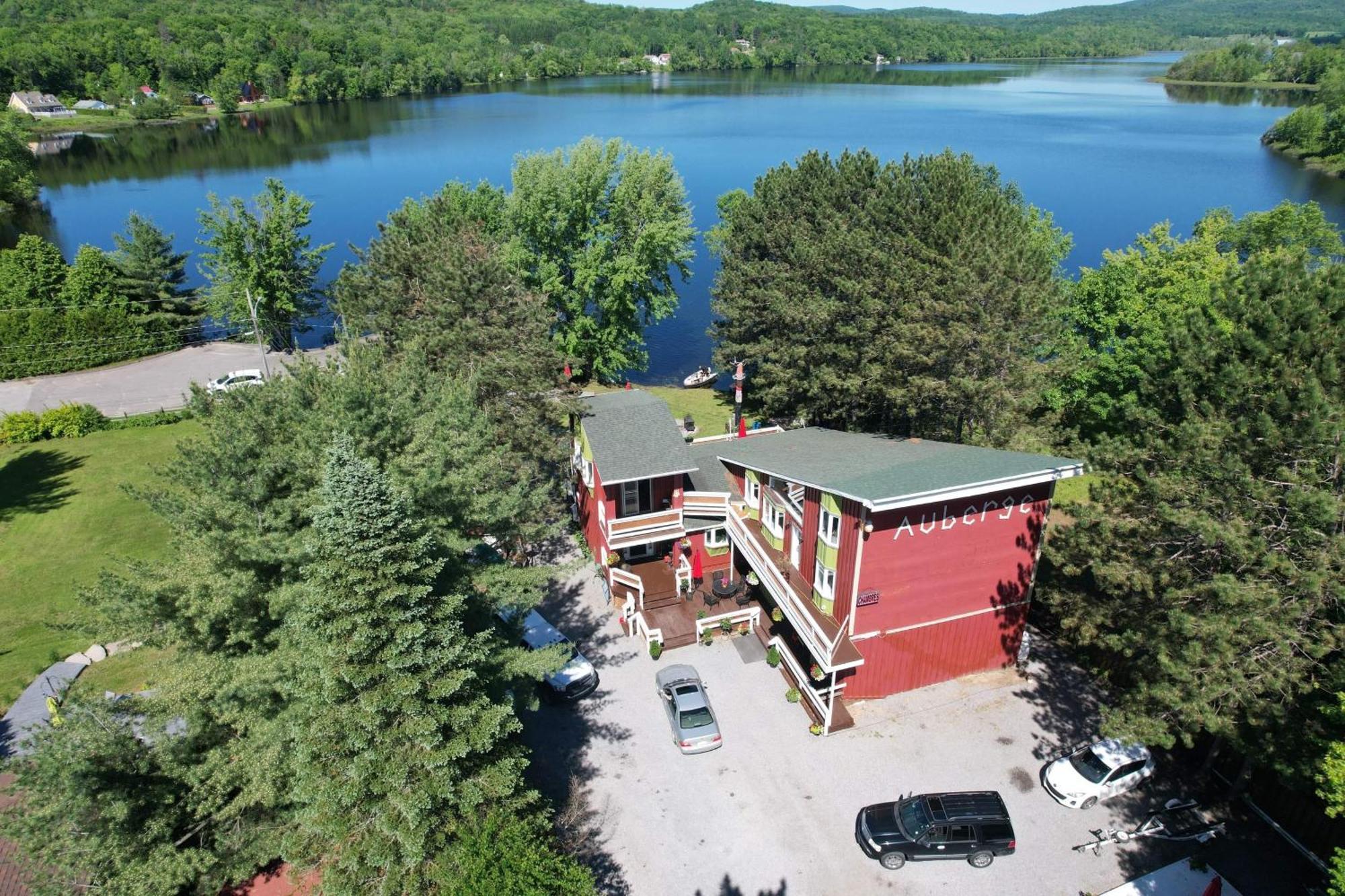 Auberge De Ferme-Neuve Lac-Saint-Paul Екстер'єр фото