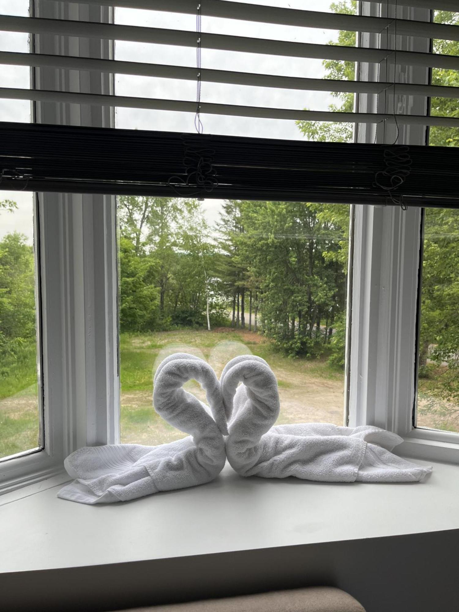Auberge De Ferme-Neuve Lac-Saint-Paul Екстер'єр фото