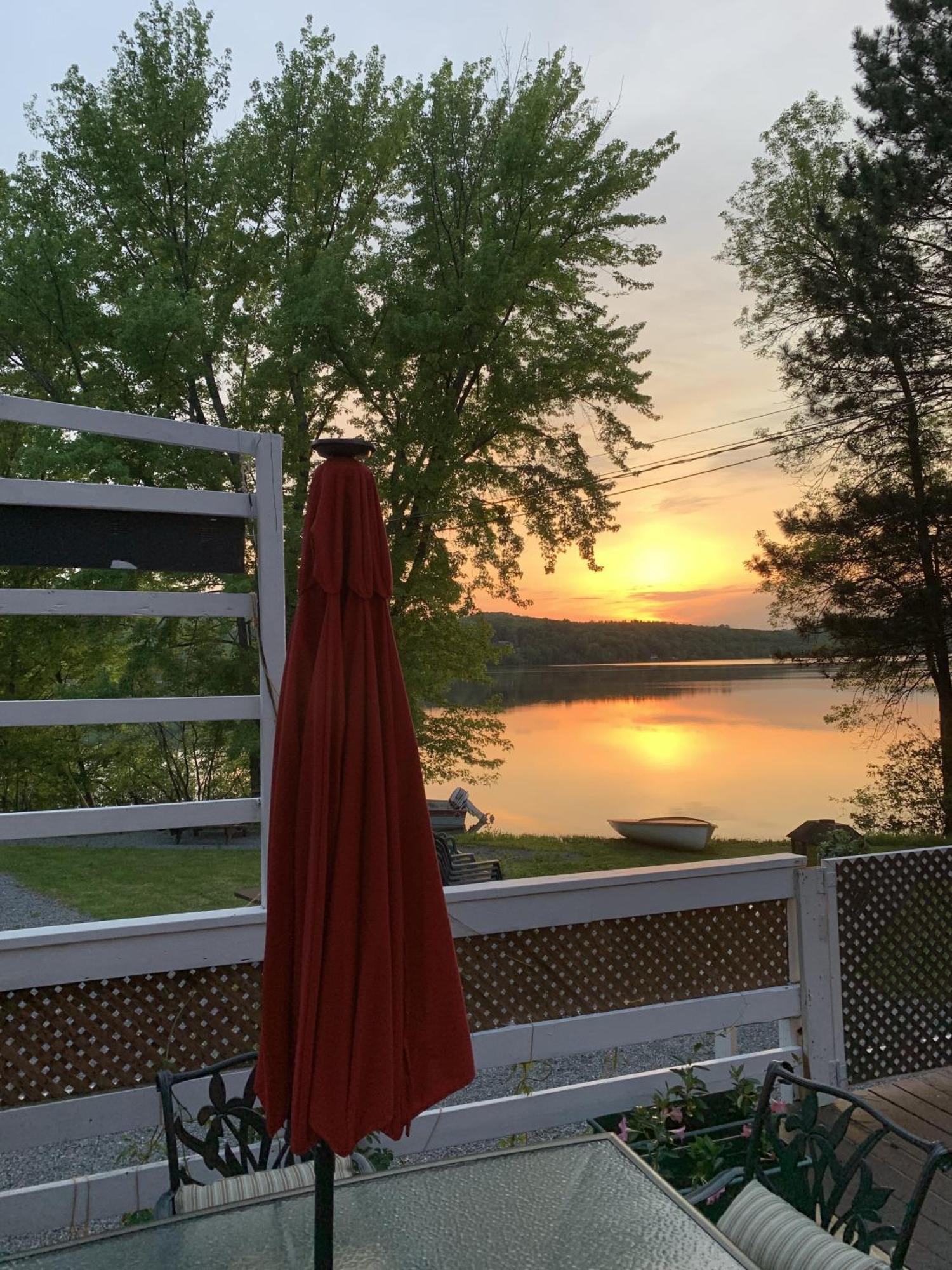 Auberge De Ferme-Neuve Lac-Saint-Paul Екстер'єр фото