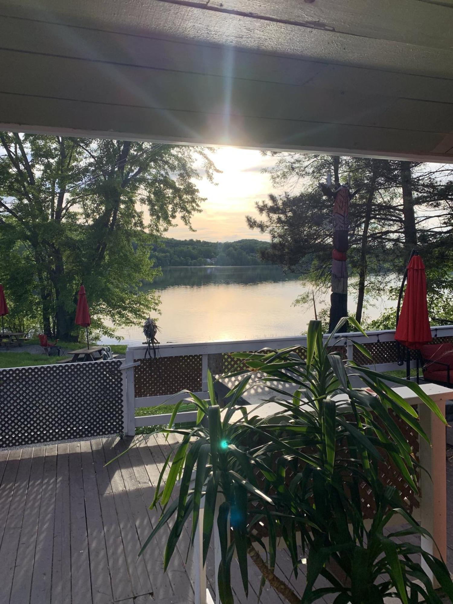 Auberge De Ferme-Neuve Lac-Saint-Paul Екстер'єр фото